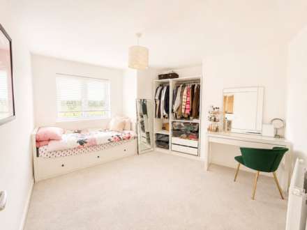 Airoh End, Haywood Village - Ground Floor Apartment - Own Entrance, Image 8