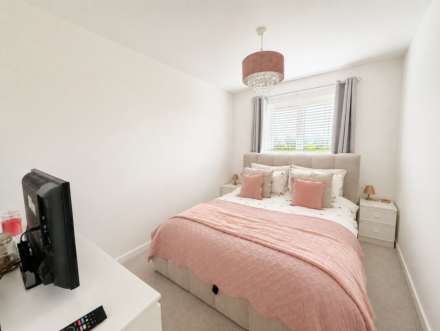 Airoh End, Haywood Village - Ground Floor Apartment - Own Entrance, Image 9