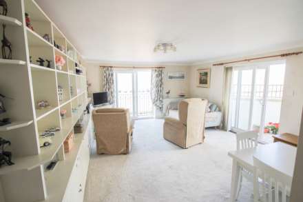 Royal Sands**Gated Development**3 Bedrooms**Sun Terrace & Balcony**, Image 9