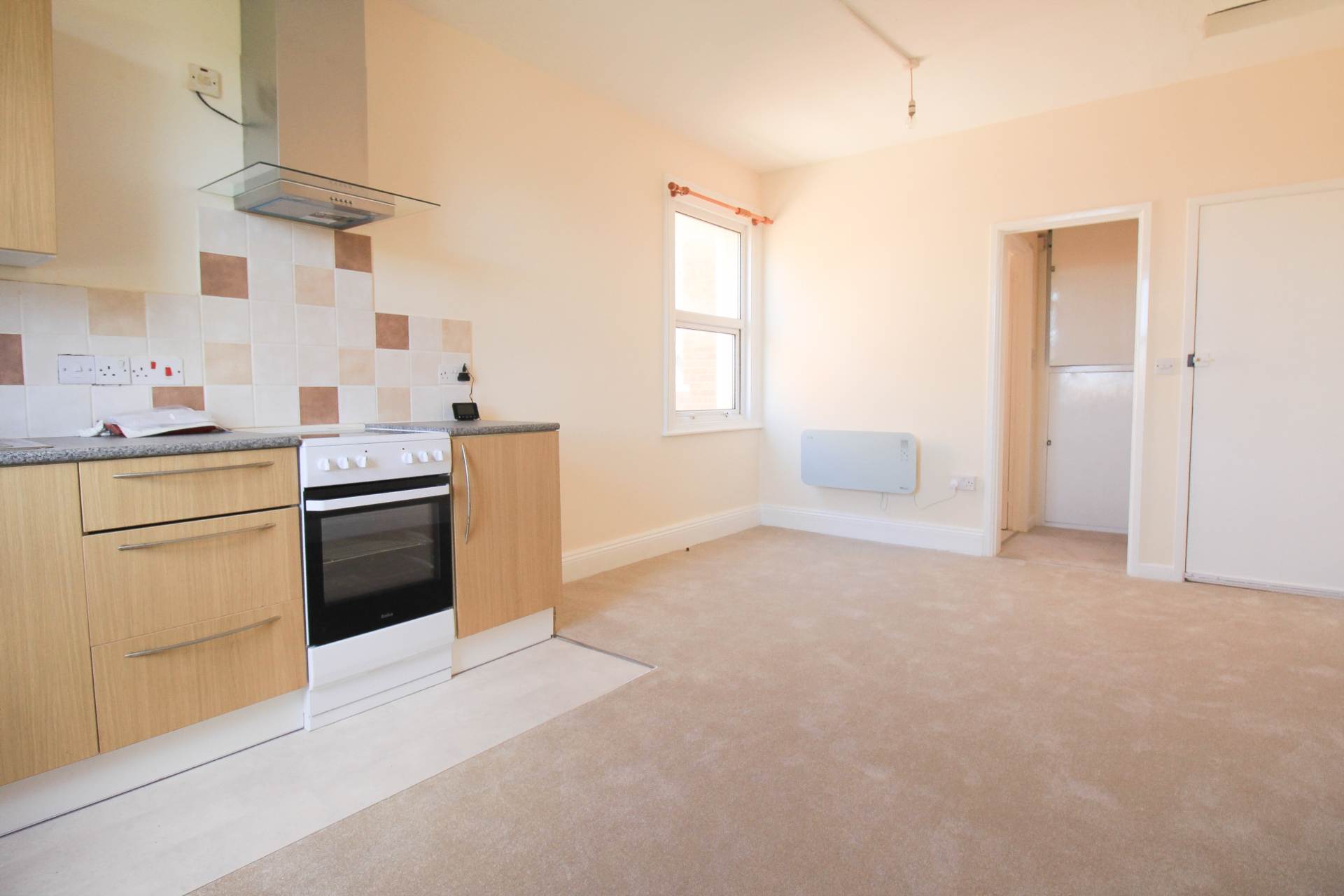 Newly Decorated Studio Apartment To Let – Walliscote Road South, Weston-super-Mare, Image 6