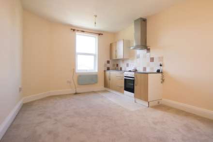 Newly Decorated Studio Apartment To Let – Walliscote Road South, Weston-super-Mare, Image 4