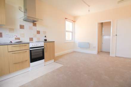 Newly Decorated Studio Apartment To Let – Walliscote Road South, Weston-super-Mare, Image 6