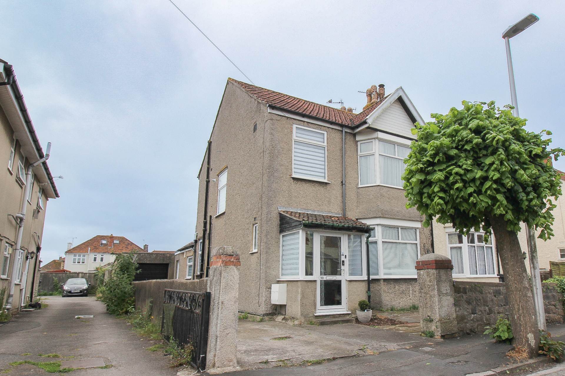 South Ward**Great Value for Money**100ft Sunny Rear Garden**3/4 Bedrooms**No Onward Chain**, Image 1