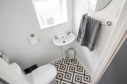 South Ward**Great Value for Money**100ft Sunny Rear Garden**3/4 Bedrooms**No Onward Chain**, Image 10