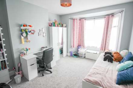 South Ward**Great Value for Money**100ft Sunny Rear Garden**3/4 Bedrooms**No Onward Chain**, Image 11