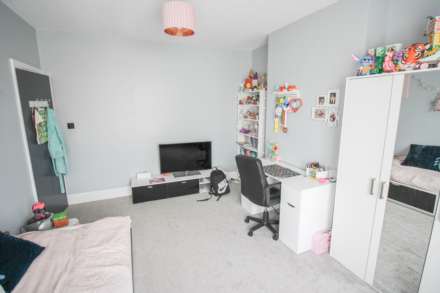 South Ward**Great Value for Money**100ft Sunny Rear Garden**3/4 Bedrooms**No Onward Chain**, Image 13