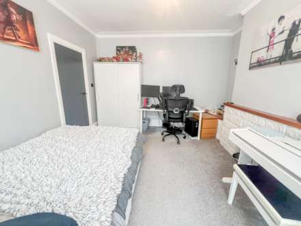 South Ward**Great Value for Money**100ft Sunny Rear Garden**3/4 Bedrooms**No Onward Chain**, Image 14