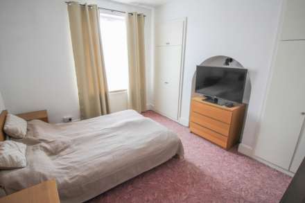 South Ward**Great Value for Money**100ft Sunny Rear Garden**3/4 Bedrooms**No Onward Chain**, Image 16