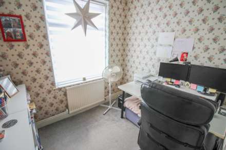 South Ward**Great Value for Money**100ft Sunny Rear Garden**3/4 Bedrooms**No Onward Chain**, Image 17