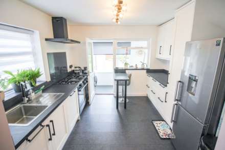 South Ward**Great Value for Money**100ft Sunny Rear Garden**3/4 Bedrooms**No Onward Chain**, Image 3