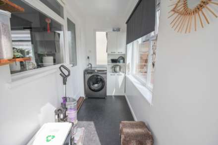 South Ward**Great Value for Money**100ft Sunny Rear Garden**3/4 Bedrooms**No Onward Chain**, Image 8