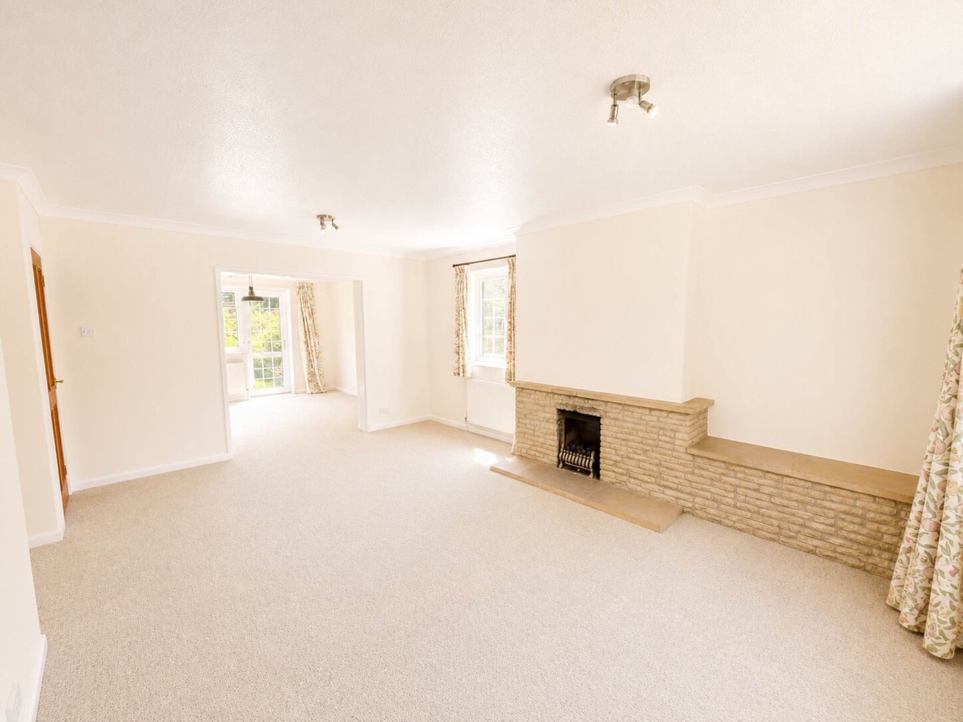 Barn End, Marshfield, Image 4