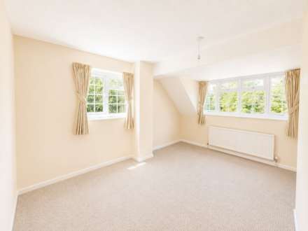 Barn End, Marshfield, Image 14