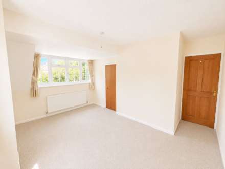 Barn End, Marshfield, Image 15
