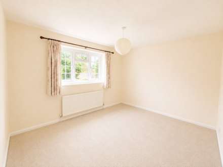 Barn End, Marshfield, Image 16