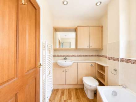 Barn End, Marshfield, Image 20