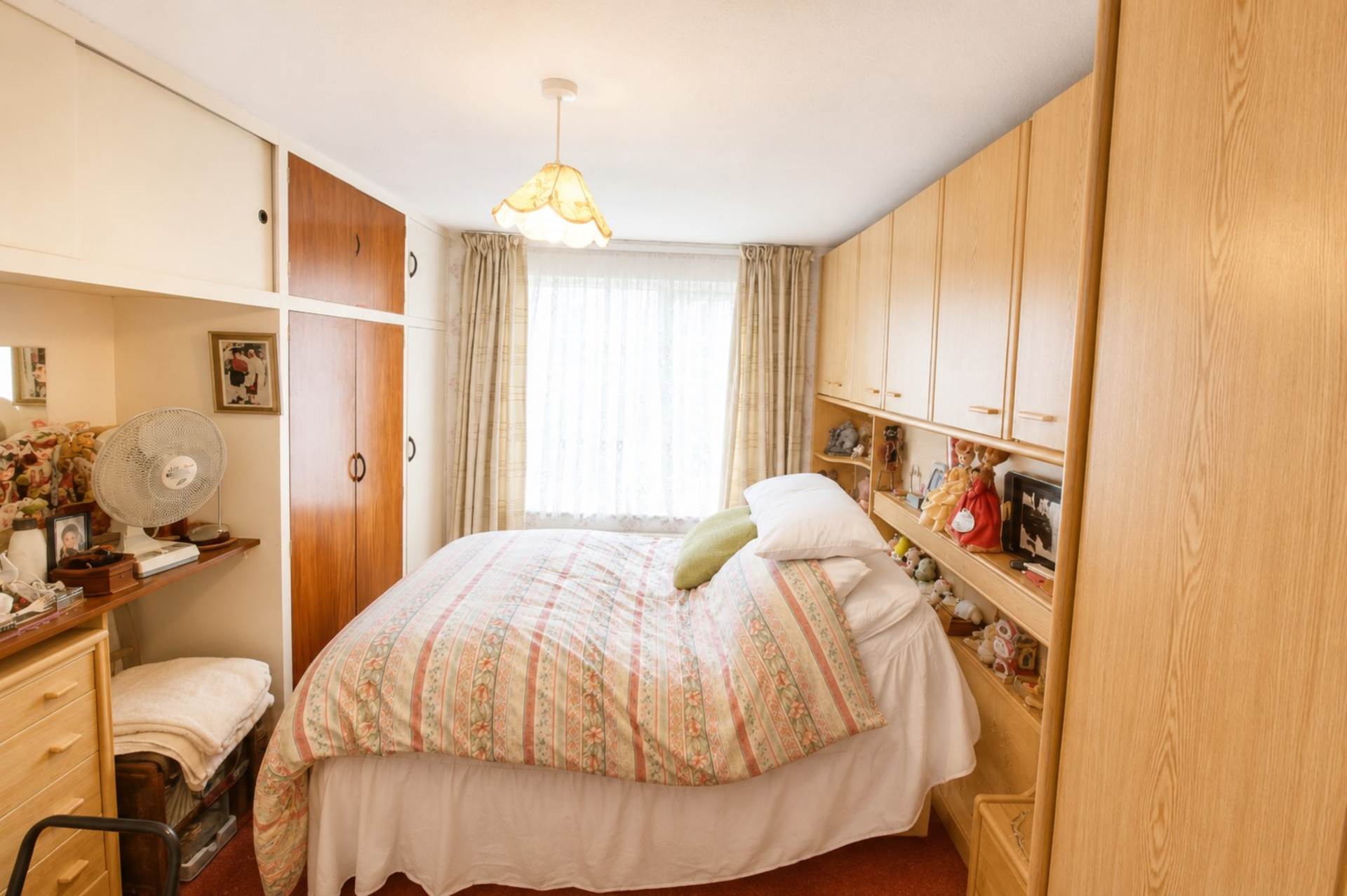Mead Vale**2 Bedrooms**Large Lounge**Garage & Parking**Sunny Rear Garden**, Image 7