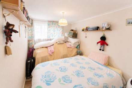 Mead Vale**2 Bedrooms**Large Lounge**Garage & Parking**Sunny Rear Garden**, Image 8