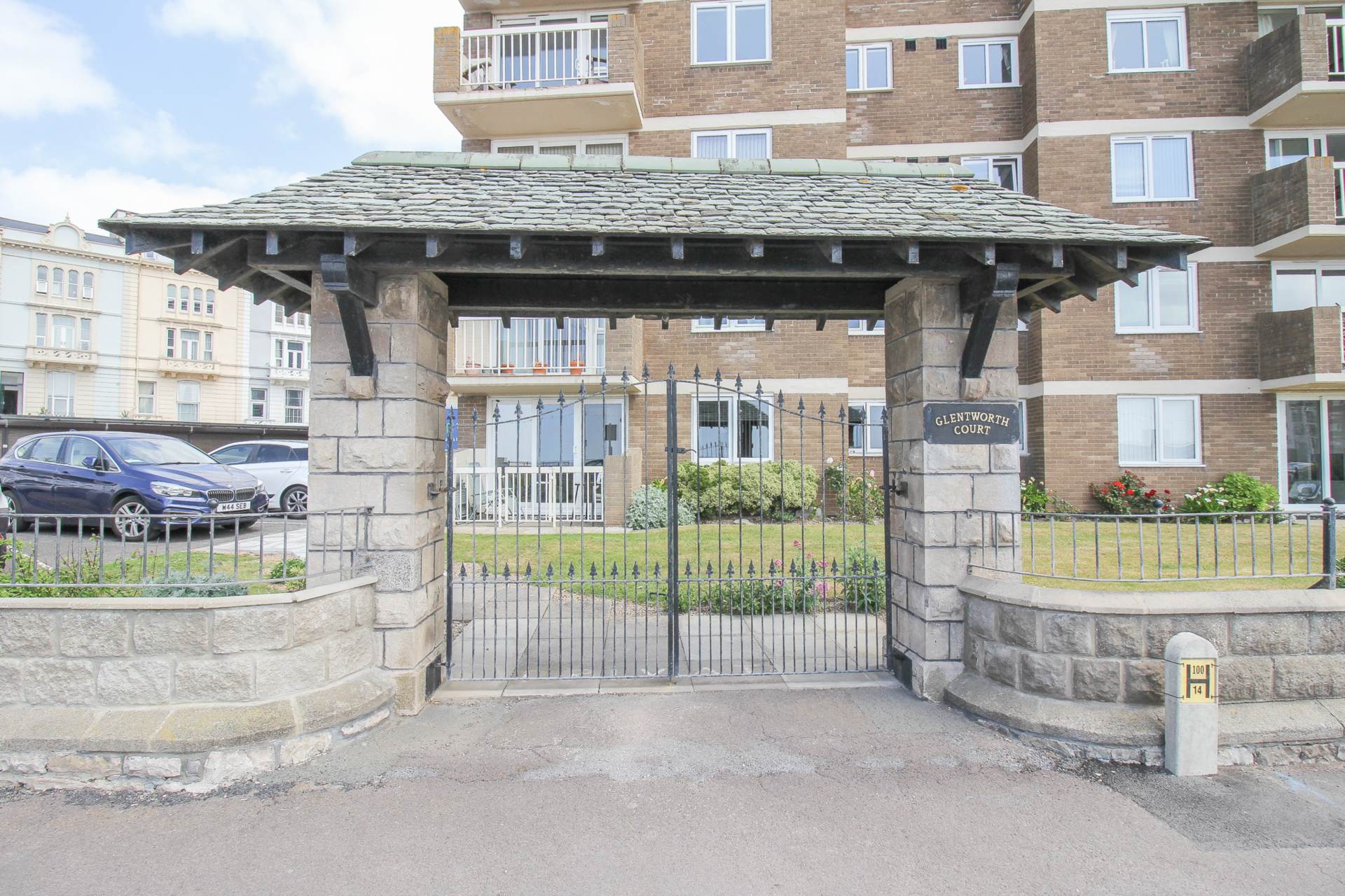 Sea Front Location**Two Bedrooms**Fabulous Sea Views**, Image 14