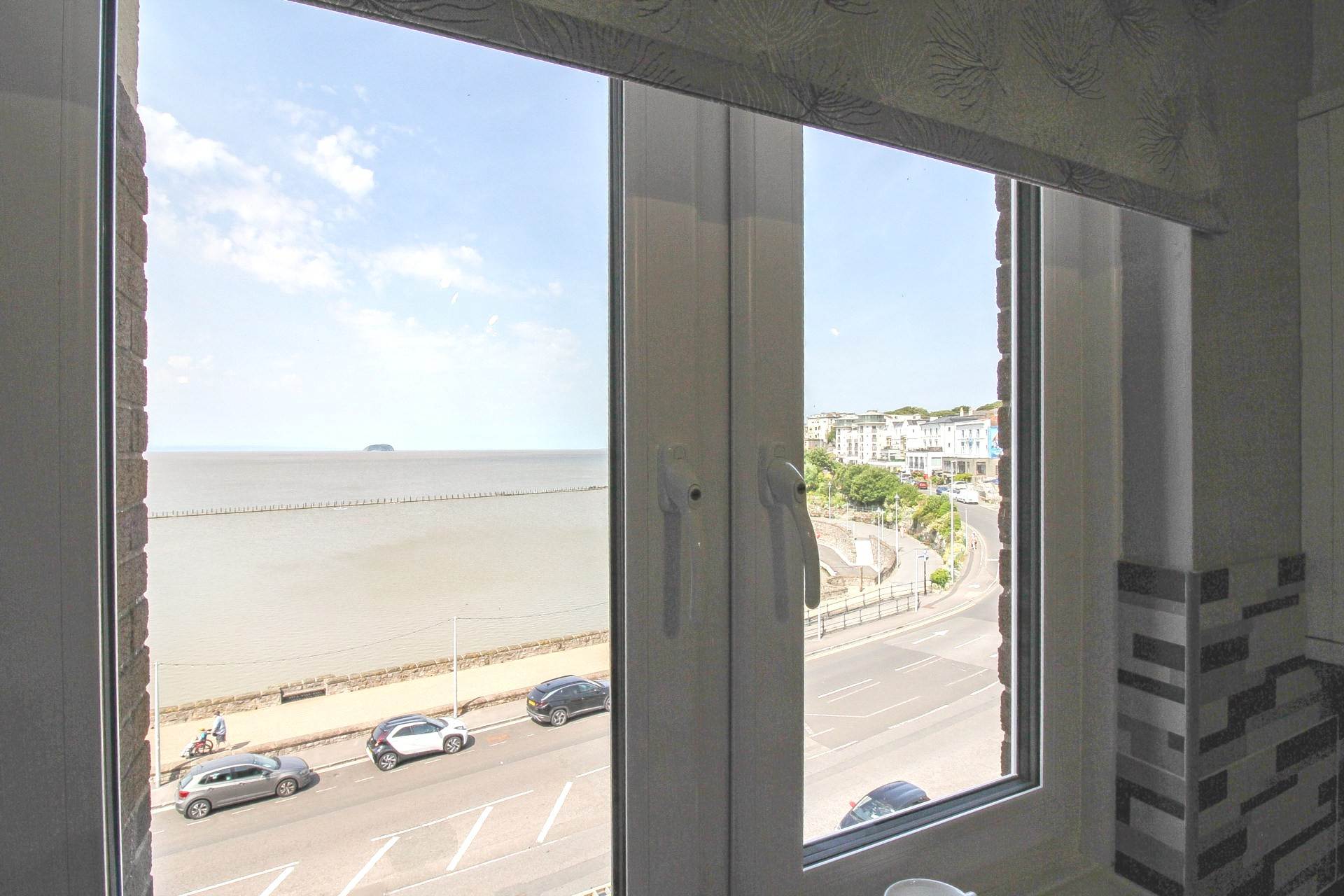 Sea Front Location**Two Bedrooms**Fabulous Sea Views**, Image 7