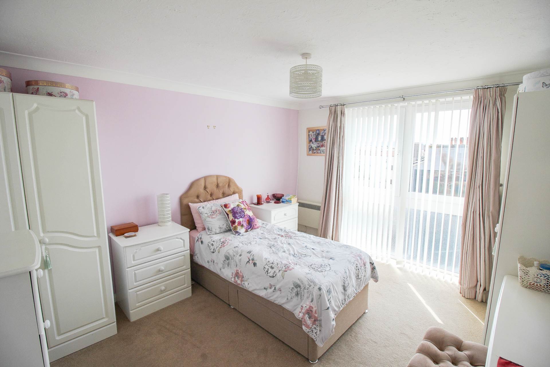 Sea Front Location**Two Bedrooms**Fabulous Sea Views**, Image 9