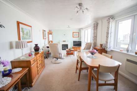 Sea Front Location**Two Bedrooms**Fabulous Sea Views**, Image 4