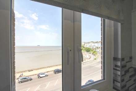 Sea Front Location**Two Bedrooms**Fabulous Sea Views**, Image 7