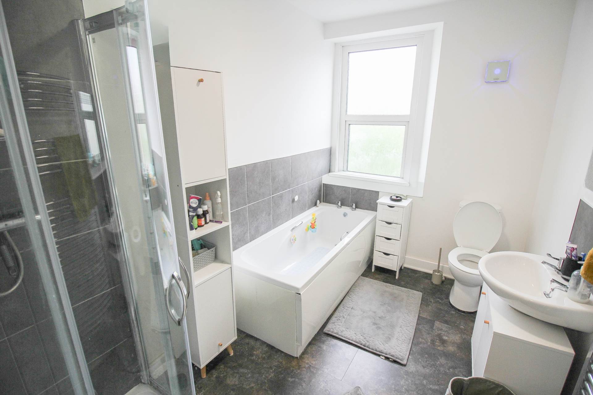 Centrally Located**3-4 Bedrooms**South Facing Garden**Motivated Seller**Well Presented Throughout**, Image 12