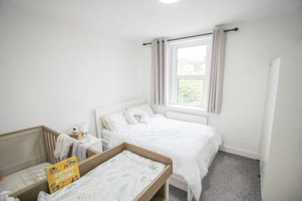 Centrally Located**3-4 Bedrooms**South Facing Garden**Motivated Seller**Well Presented Throughout**, Image 11