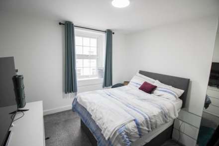 Centrally Located**3-4 Bedrooms**South Facing Garden**Motivated Seller**Well Presented Throughout**, Image 14