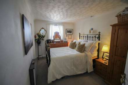 Madeira Court**Sea Front Location**Sea View**Beautifully Presented**, Image 11