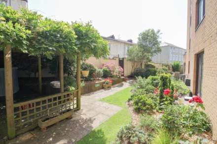Madeira Court**Sea Front Location**Sea View**Beautifully Presented**, Image 16