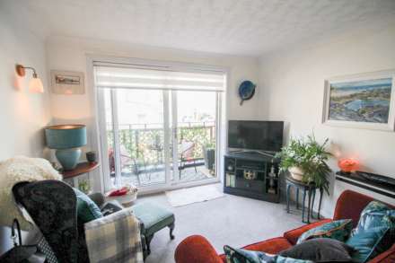 Madeira Court**Sea Front Location**Sea View**Beautifully Presented**, Image 3