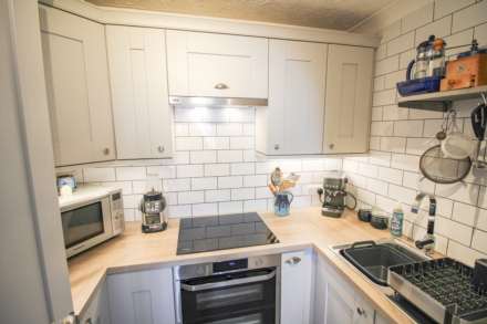 Madeira Court**Sea Front Location**Sea View**Beautifully Presented**, Image 9