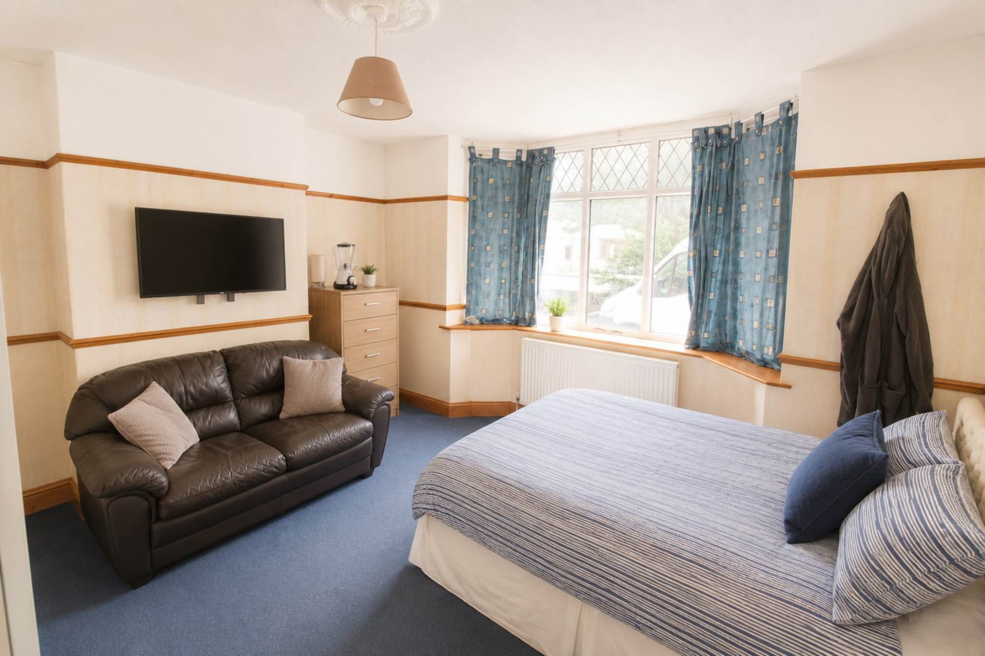 Locking Road**Home & Income** 6 Bedrooms**Great Location**, Image 12