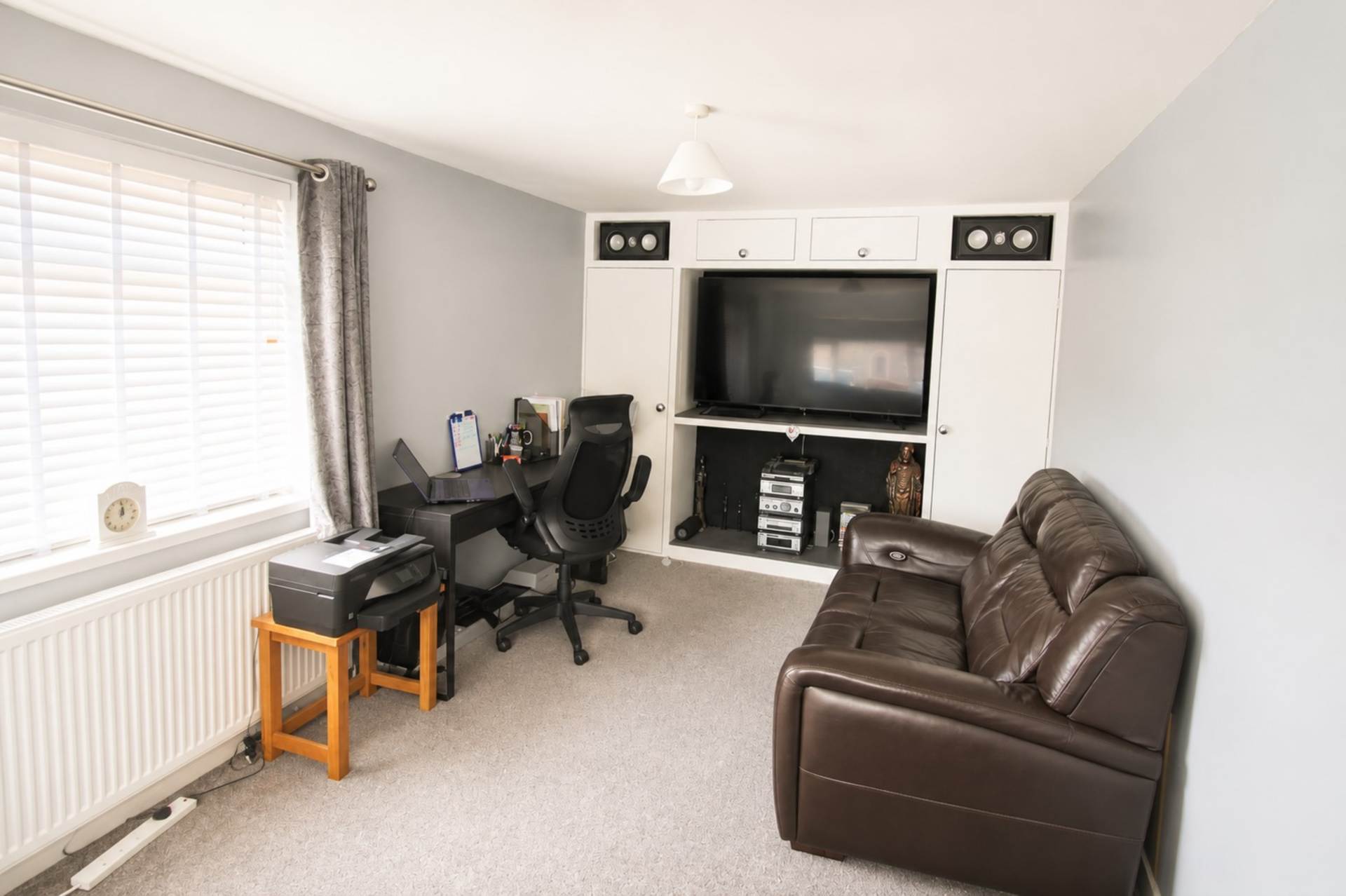 Locking Road**Home & Income** 6 Bedrooms**Great Location**, Image 3
