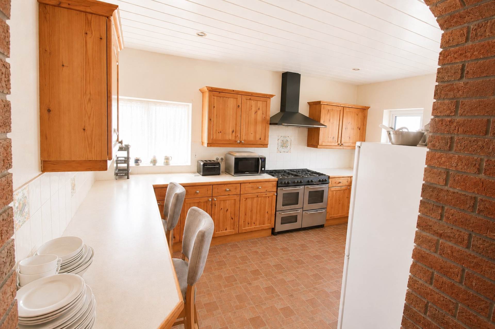 Locking Road**Home & Income** 6 Bedrooms**Great Location**, Image 5