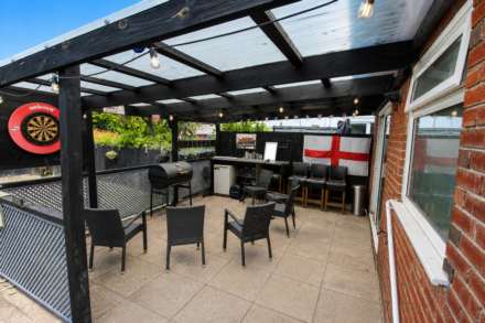 Locking Road**Home & Income** 6 Bedrooms**Great Location**, Image 17