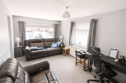 Locking Road**Home & Income** 6 Bedrooms**Great Location**, Image 2