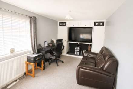 Locking Road**Home & Income** 6 Bedrooms**Great Location**, Image 3