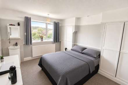 Locking Road**Home & Income** 6 Bedrooms**Great Location**, Image 7