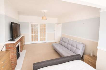 Locking Road**Home & Income** 6 Bedrooms**Great Location**, Image 9