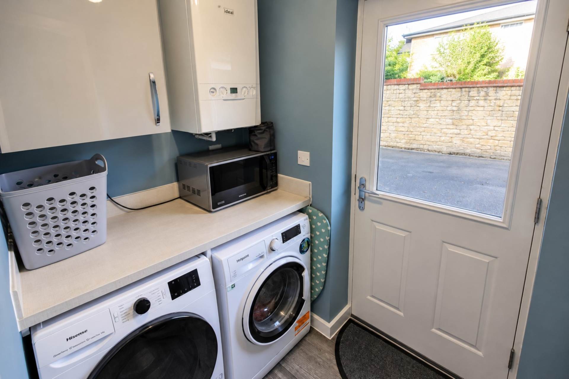 **Cheddar**2 Minutes to Reservoir**Excellent Location**Fabulous Private Garden**4 Double Bedrooms**, Image 10