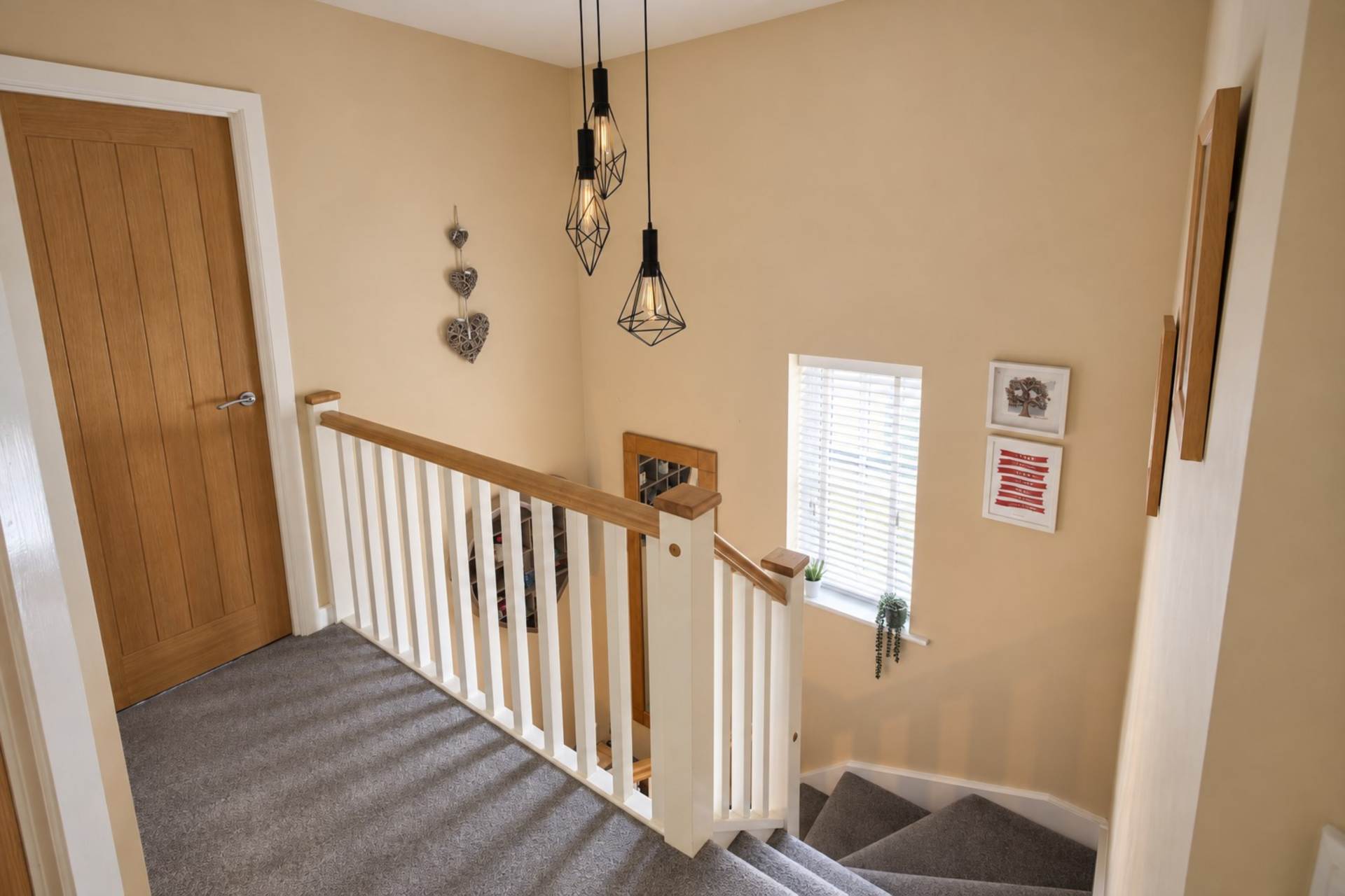 **Cheddar**2 Minutes to Reservoir**Excellent Location**Fabulous Private Garden**4 Double Bedrooms**, Image 16