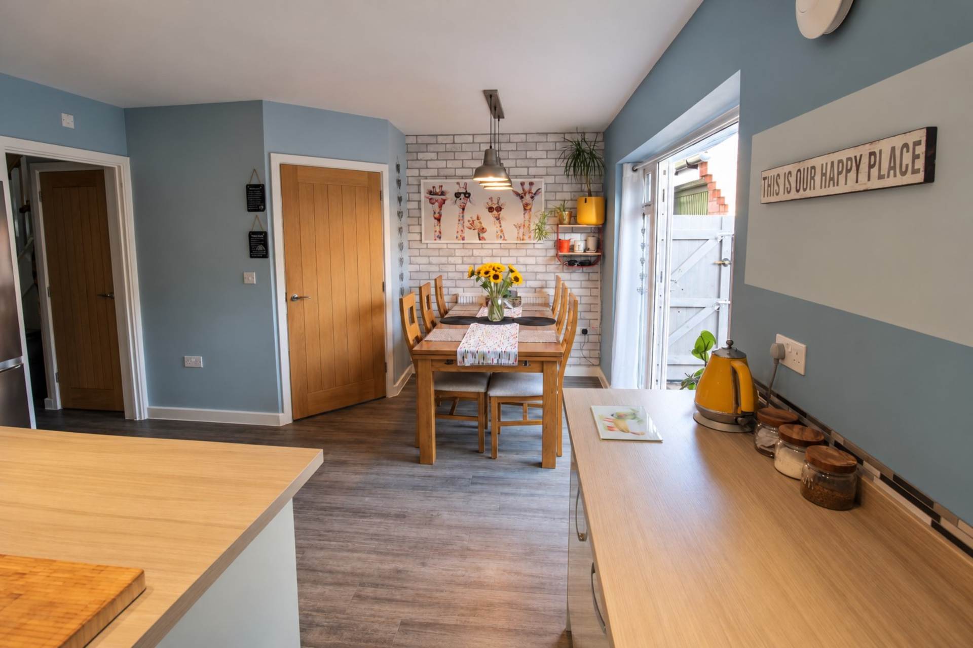 **Cheddar**2 Minutes to Reservoir**Excellent Location**Fabulous Private Garden**4 Double Bedrooms**, Image 7
