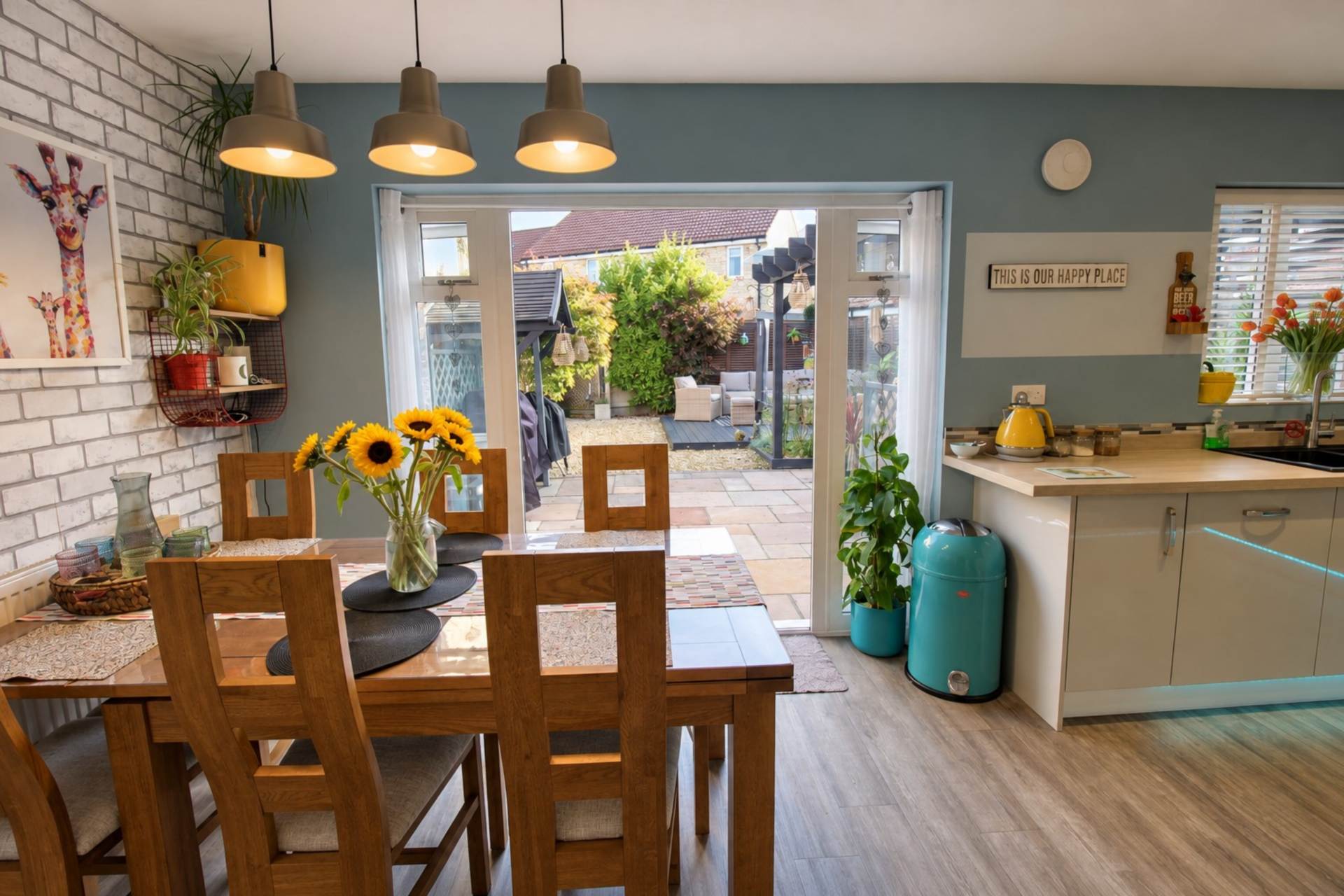 **Cheddar**2 Minutes to Reservoir**Excellent Location**Fabulous Private Garden**4 Double Bedrooms**, Image 8