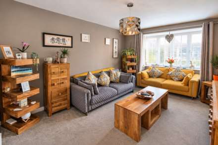 **Cheddar**2 Minutes to Reservoir**Excellent Location**Fabulous Private Garden**4 Double Bedrooms**, Image 13