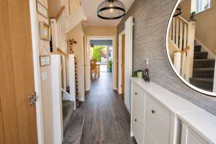 **Cheddar**2 Minutes to Reservoir**Excellent Location**Fabulous Private Garden**4 Double Bedrooms**, Image 3