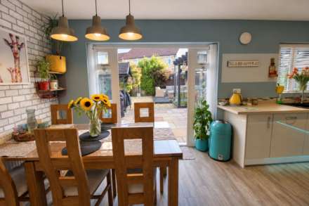 **Cheddar**2 Minutes to Reservoir**Excellent Location**Fabulous Private Garden**4 Double Bedrooms**, Image 8