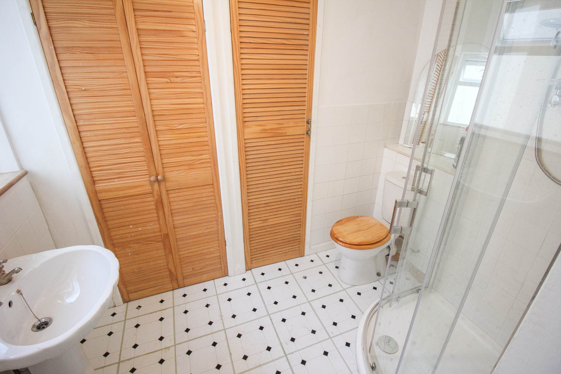West Street**Just Off Beach Front**Home & Income**, Image 21